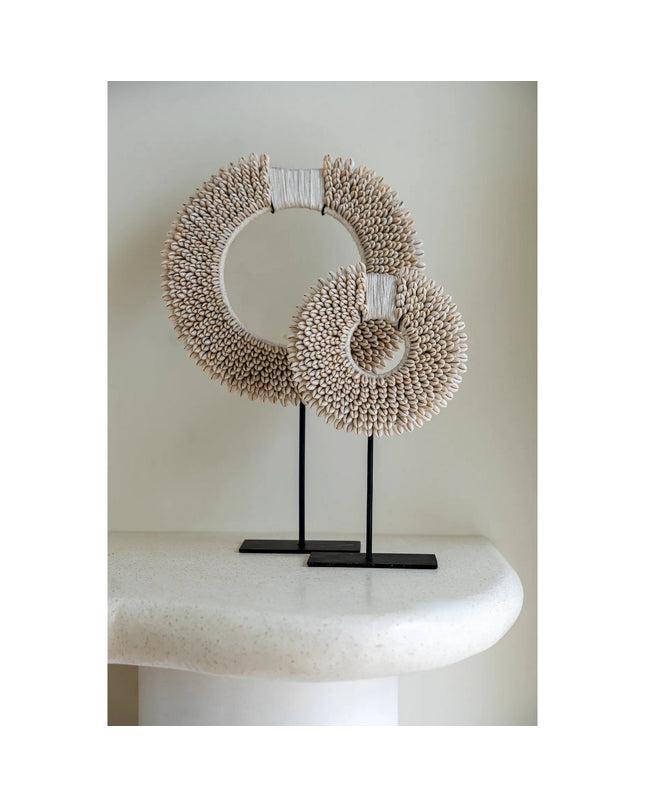 De Papua Shell Disc op standaard - Wit - M