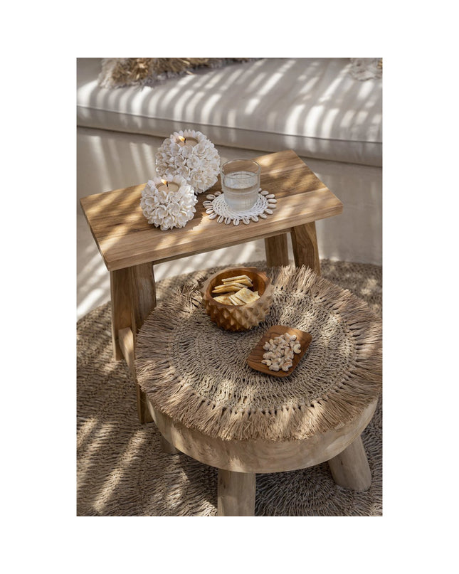 De gehaakte placemat van raffia - naturel