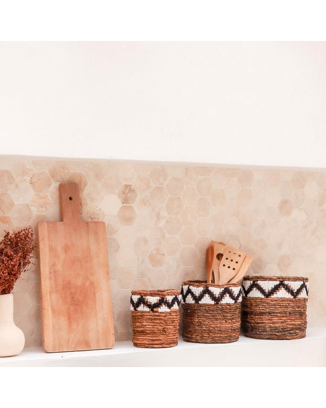 Kleine Mand Rond voor Planten of als Opbergmand | Geweven Boho Mand SADARA met Macrame Patroon